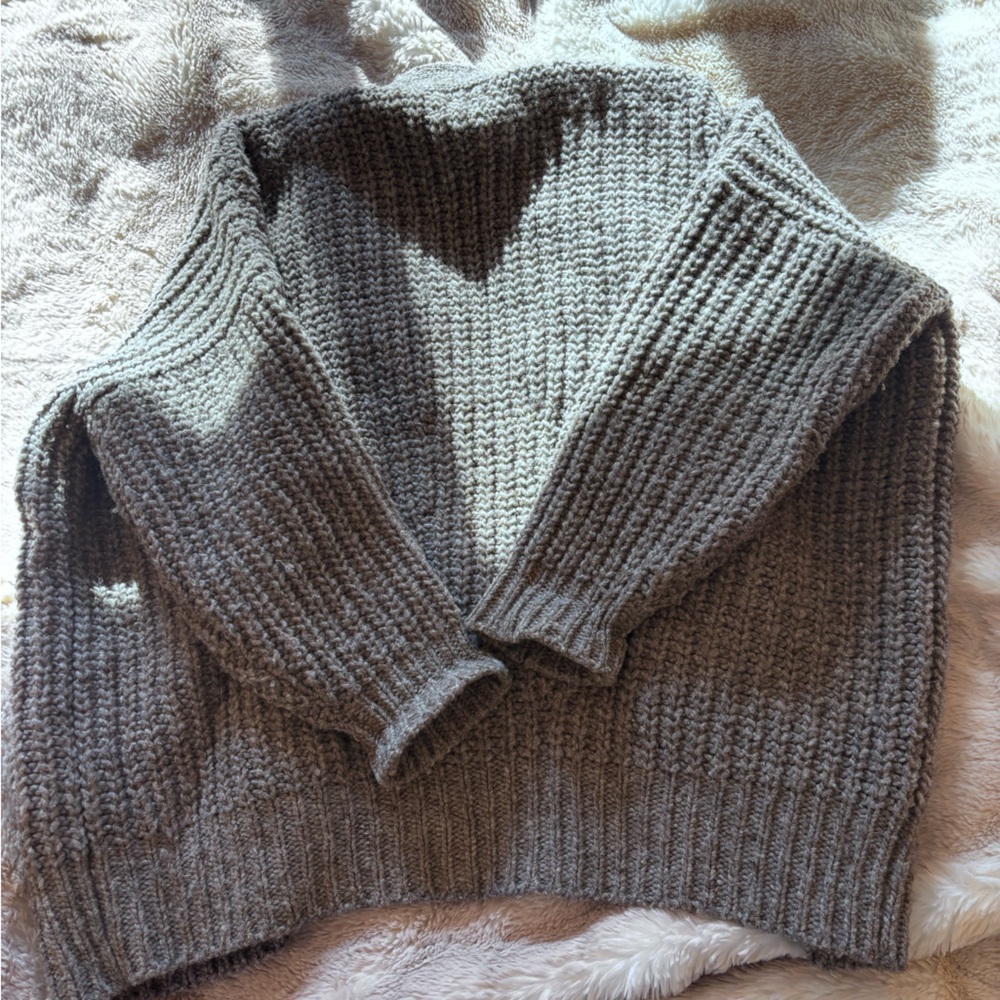 Babaa no 18 Cardigan in grey with blue stitches on buttons - Picture 3 of 3